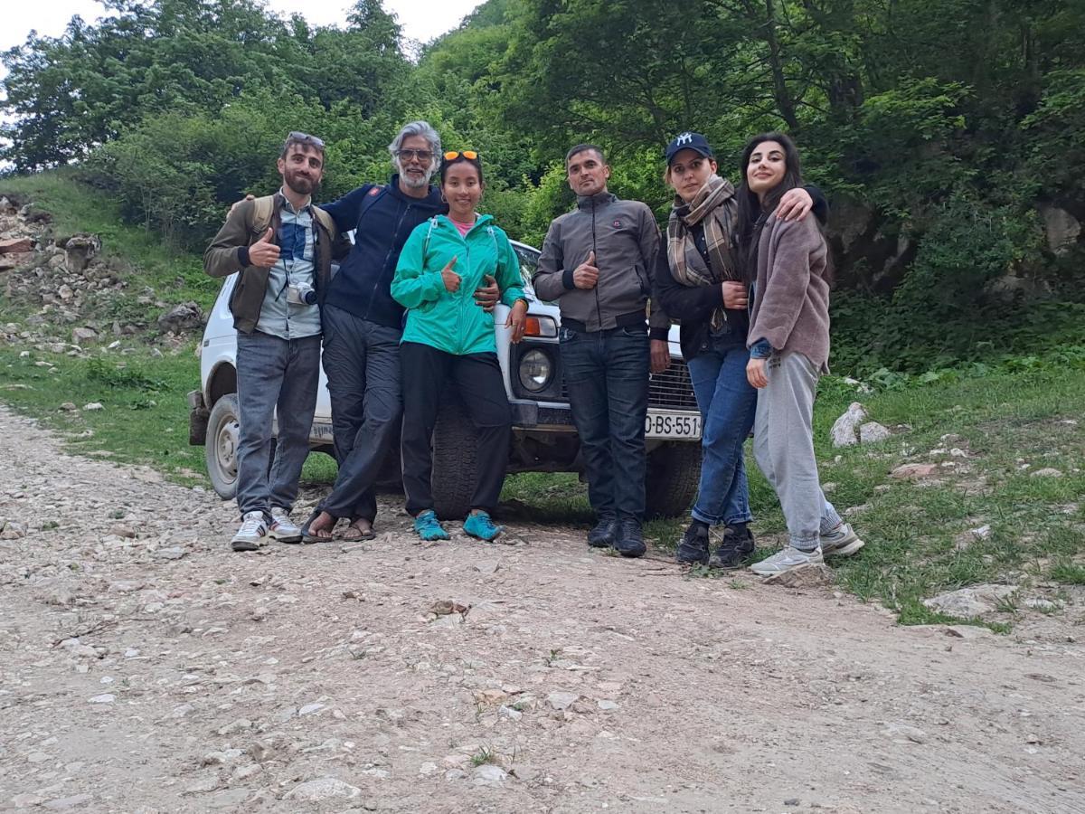 Xinaliq Khinalig Izzet'S Riverside Home Stay 외부 사진