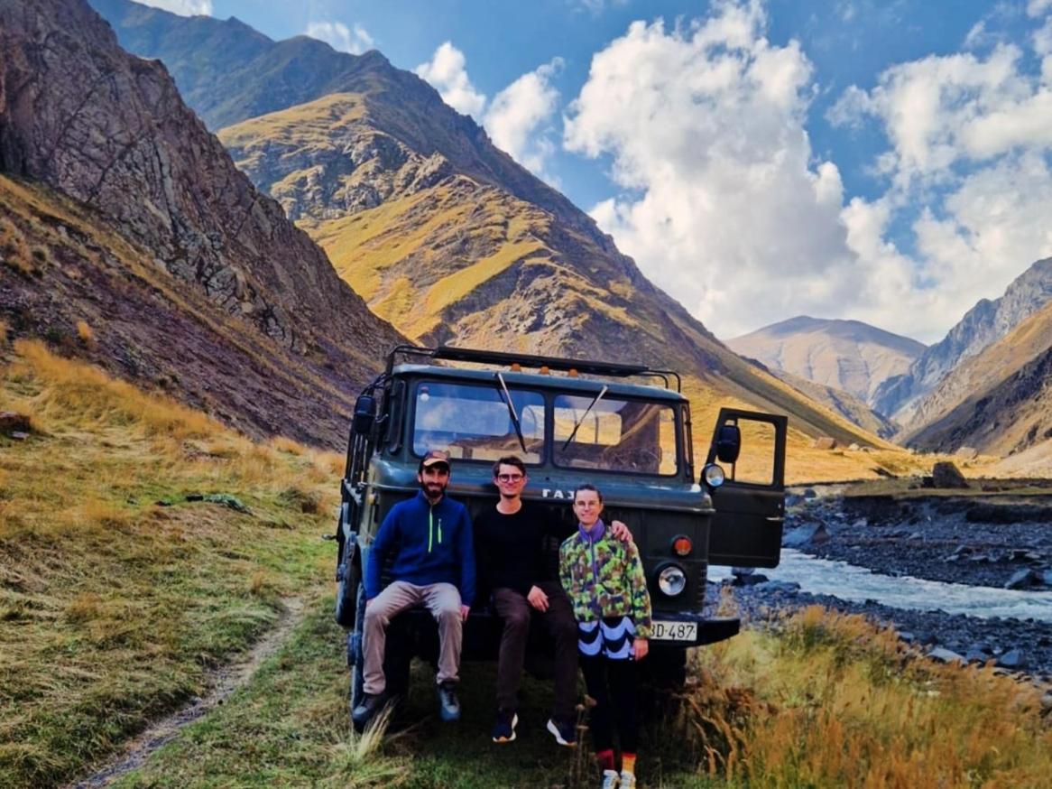 Xinaliq Khinalig Izzet'S Riverside Home Stay 외부 사진