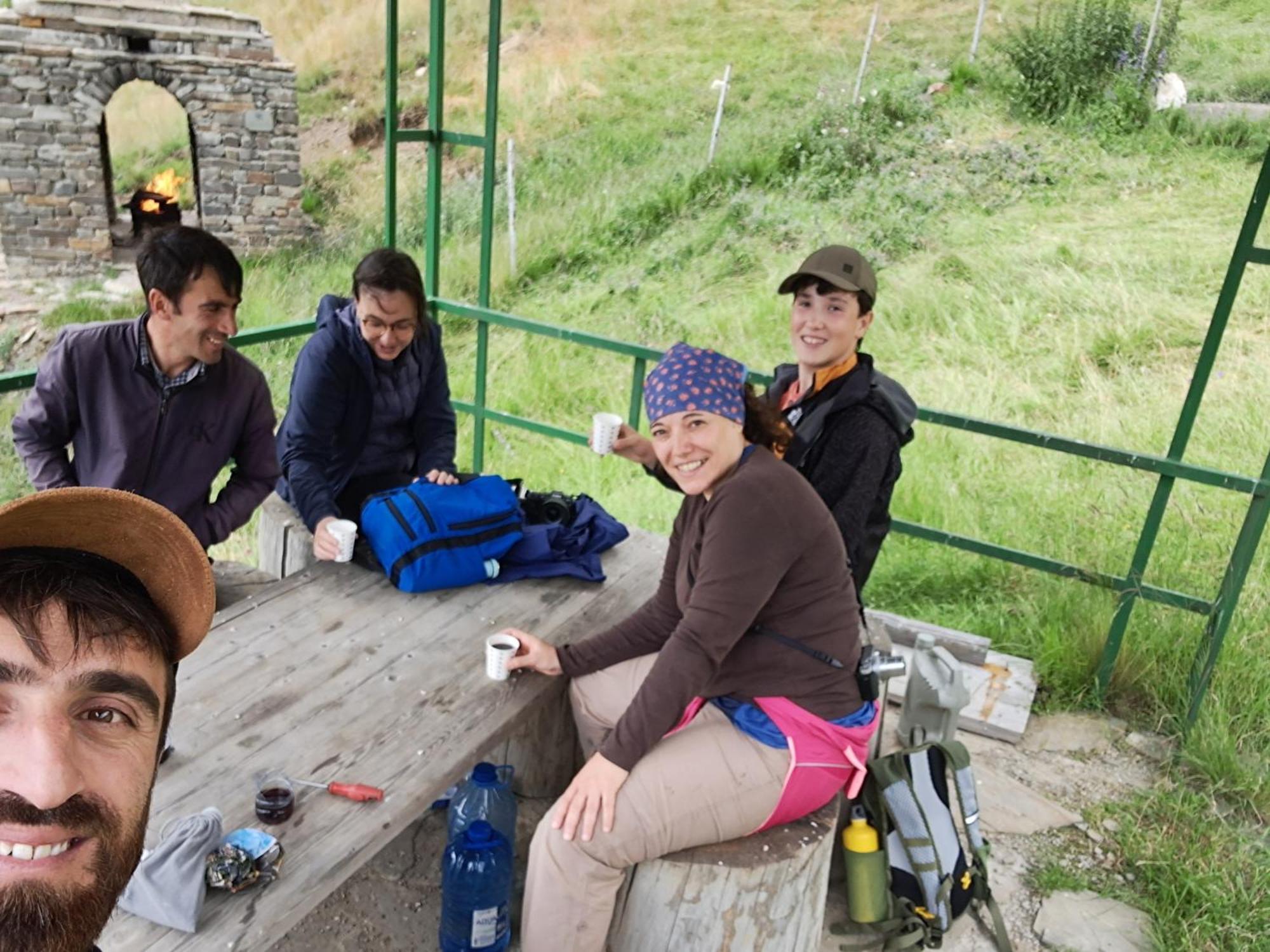 Xinaliq Khinalig Izzet'S Riverside Home Stay 외부 사진
